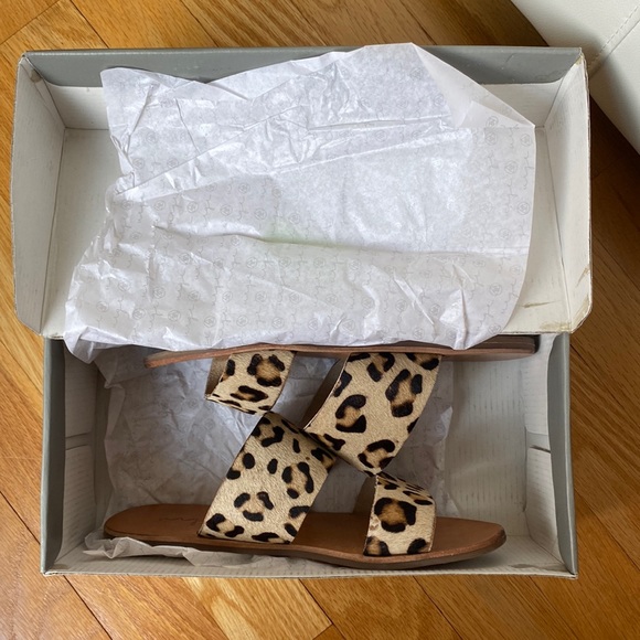 Leopard print slide sandals - Picture 2 of 3